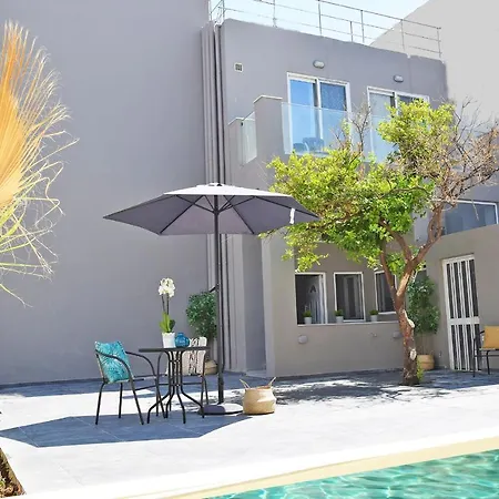 Cretesuites - Urban With Pool - 500m To The *