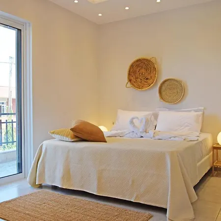 Cretesuites - Urban With Pool - 500m To The Appartement Rethimnon