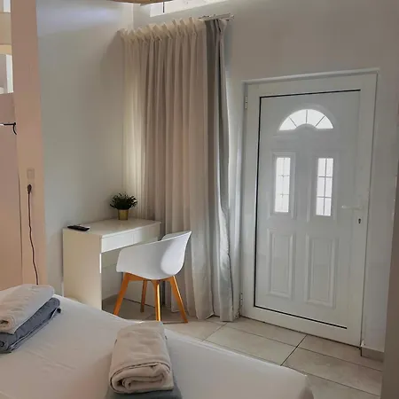 Appartement Cretesuites - Urban With Pool - 500m To The
