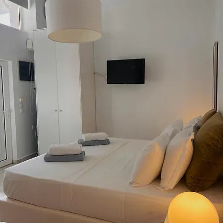 Cretesuites - Urban With Pool - 500m To The Rethymno