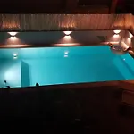 아파트 Cretesuites - Urban With Pool - 500m To The