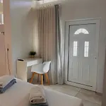 아파트 Cretesuites - Urban With Pool - 500m To The