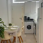 Cretesuites - Urban With Pool - 500m To The