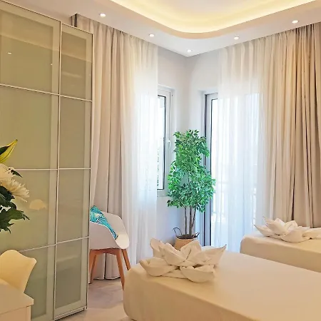 Cretesuites - Urban With Pool - 500m To The Apartmán