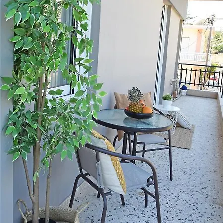 Cretesuites - Urban With Pool - 500m To The Apartment