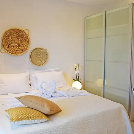 Cretesuites - Urban With Pool - 500m To The * Rethymno (Crete)