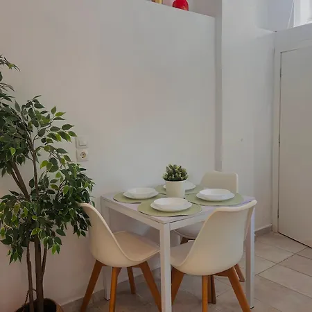 Cretesuites - Urban With Pool - 500m To The *