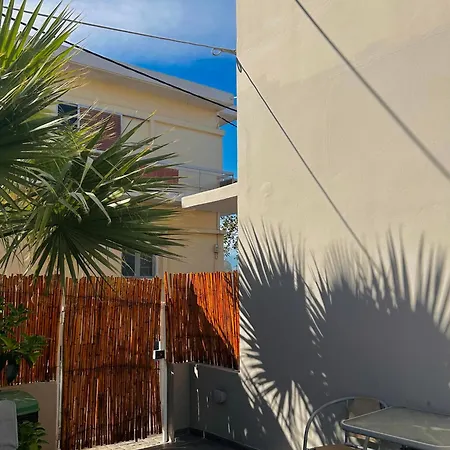 Cretesuites - Urban With Pool - 500m To The * 罗希姆诺