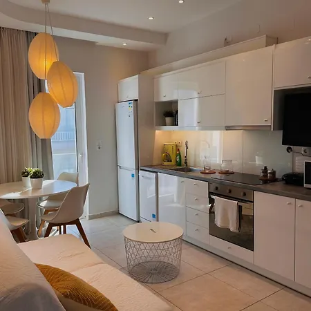 Cretesuites - Urban With Pool - 500m To The Rethymno (Crete)