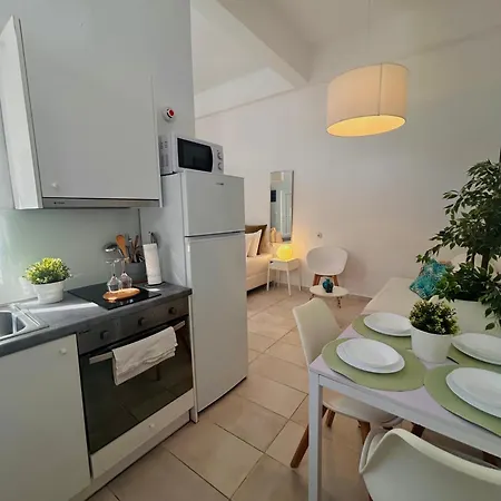 公寓 Cretesuites - Urban With Pool - 500m To The