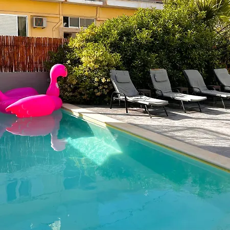 公寓 Cretesuites - Urban With Pool - 500m To The 罗希姆诺