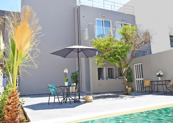 Cretesuites - Urban With Pool - 500m To The *