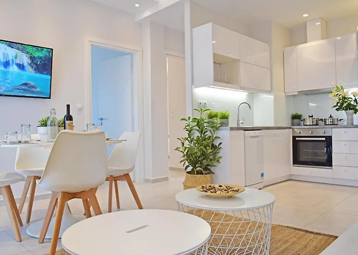 Апартаменты Cretesuites - Urban With Pool - 500m To The