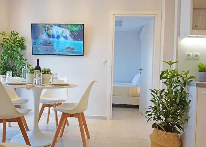 Апартаменты Cretesuites - Urban With Pool - 500m To The