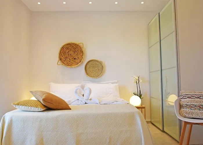 Cretesuites - Urban With Pool - 500m To The Ретимно