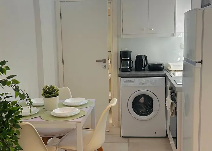 Cretesuites - Urban With Pool - 500m To The