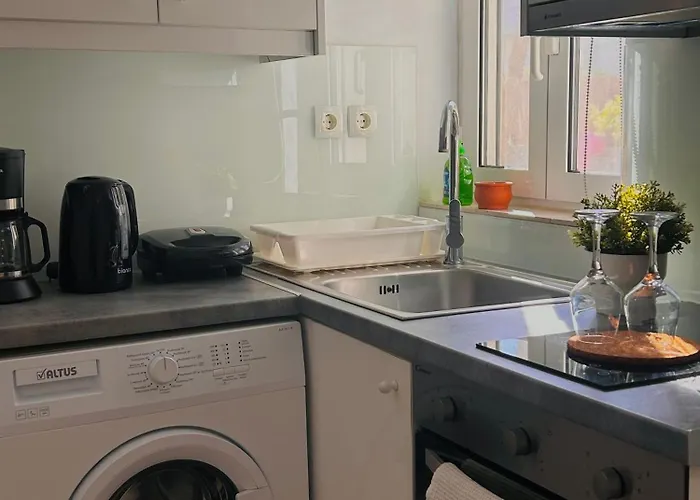 Cretesuites - Urban With Pool - 500m To The *