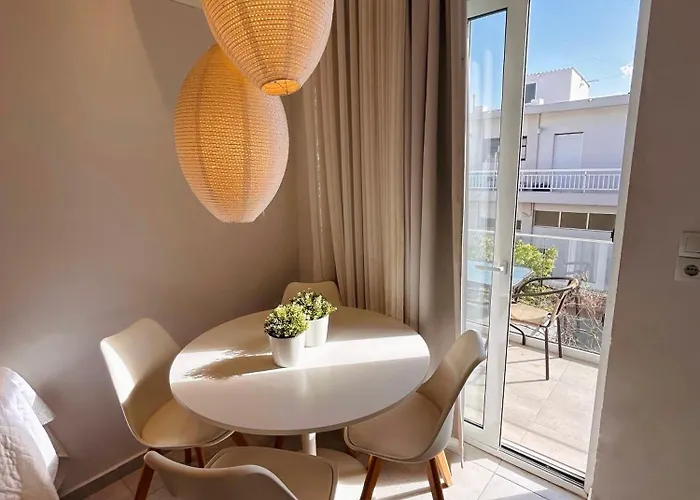 Cretesuites - Urban With Pool - 500m To The