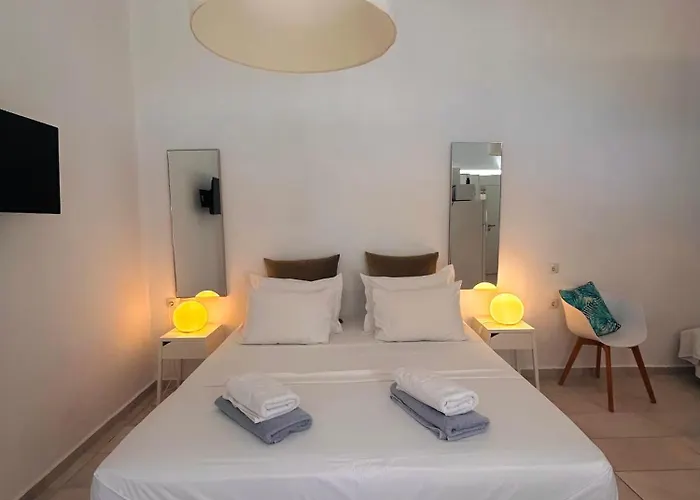 Cretesuites - Urban With Pool - 500m To The *