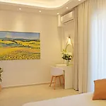 Cretesuites - Urban With Pool - 500m To The *