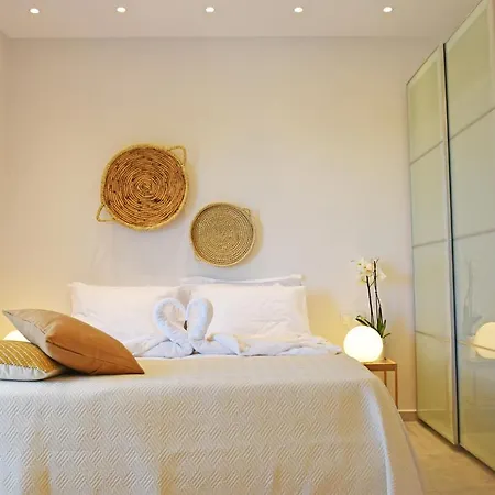 Cretesuites - Urban With Pool - 500m To The 레팀노